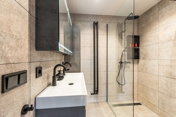 Medium property photo - Leuvenstraat 136, 1066 HD Amsterdam